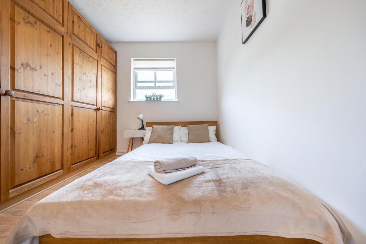 Stansted Airport & Bishops Stortford Town Centre Professional Apartment Bishop's Stortford Kültér fotó